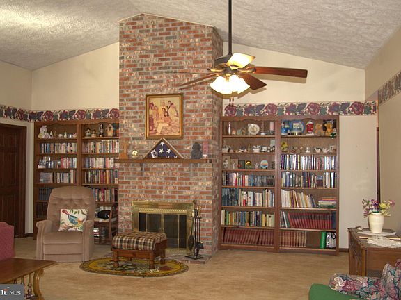 4th image of 513 Butternut Dr