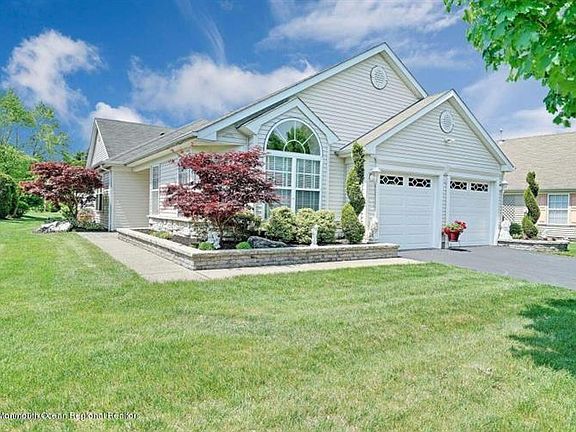 2nd image of 75 Rosewood Dr