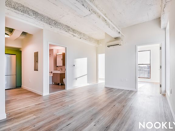 4th image of 619 Throop Ave #Penthouse 5