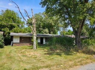 10 E Adams Dr, Cahokia, IL 62206