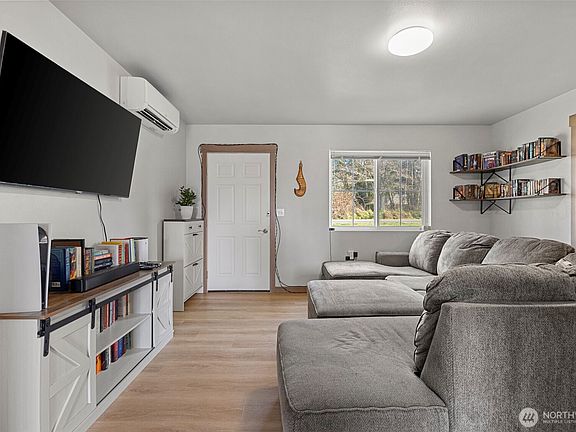 5th image of 1272 Admirals Drive
