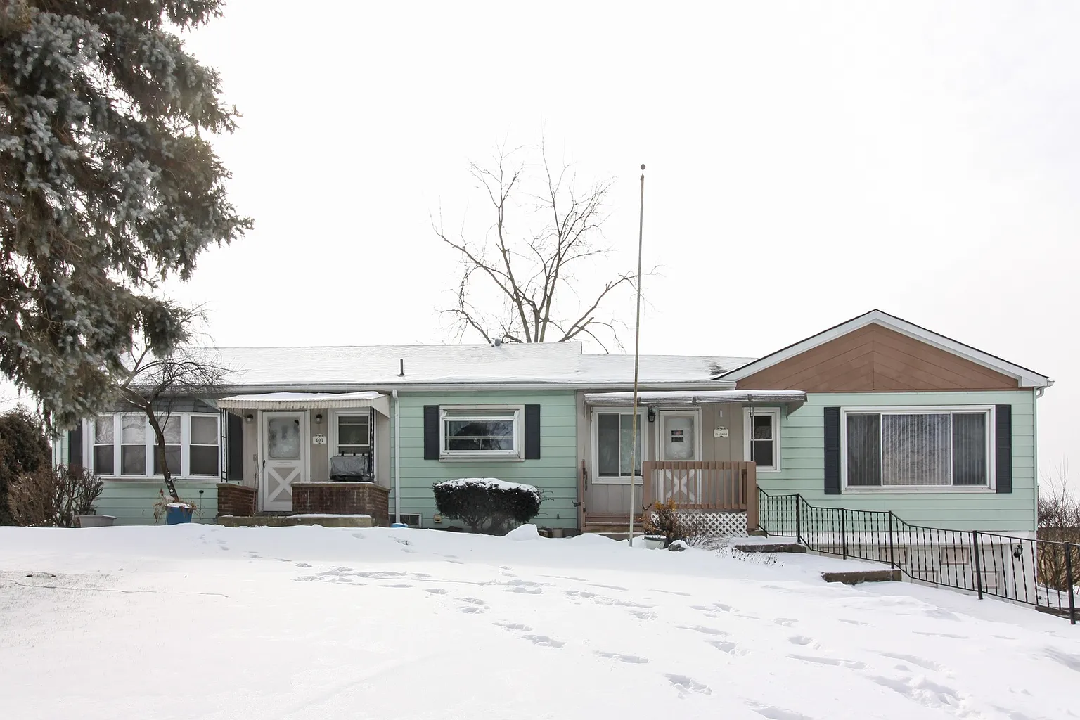 17W403 Karban Rd photo 1