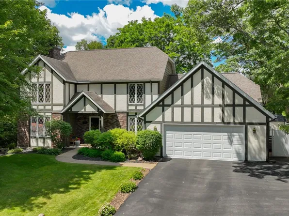 418 Hampton Court, Altoona, WI 54720