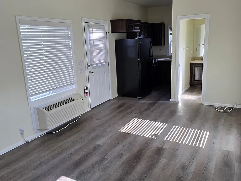 1740 N Santa Fe Ave #14 — Photo 5