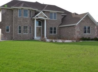 13095 W Longleaf Dr, New Berlin, WI 53151