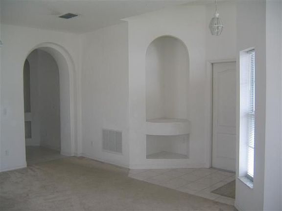 2nd image of 2411 Siward Ave