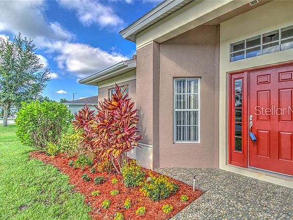 3rd image of 1021 Summer Breeze Dr