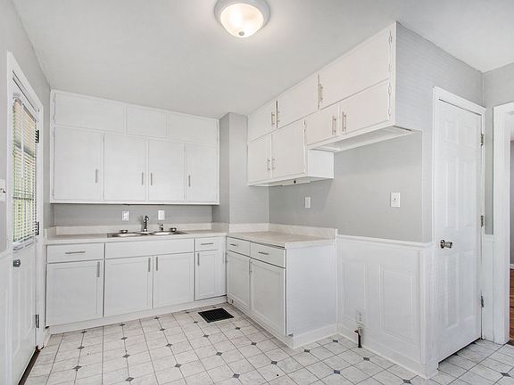5th image of 2729 Prast Blvd