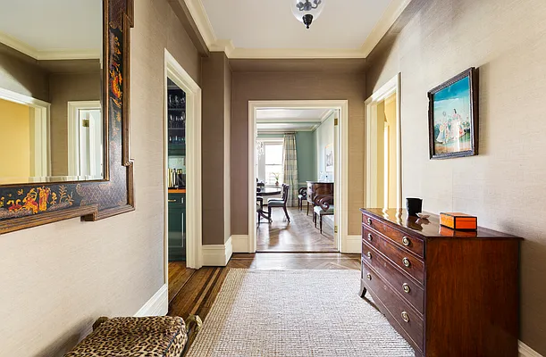Sold by Sotheby's International Realty | media 10