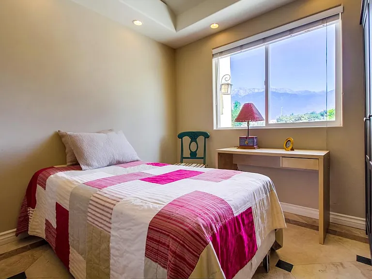 bedroom 6 / guests