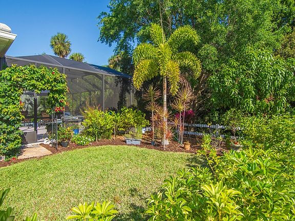 4th image of 2560 Saint Lucia Cir