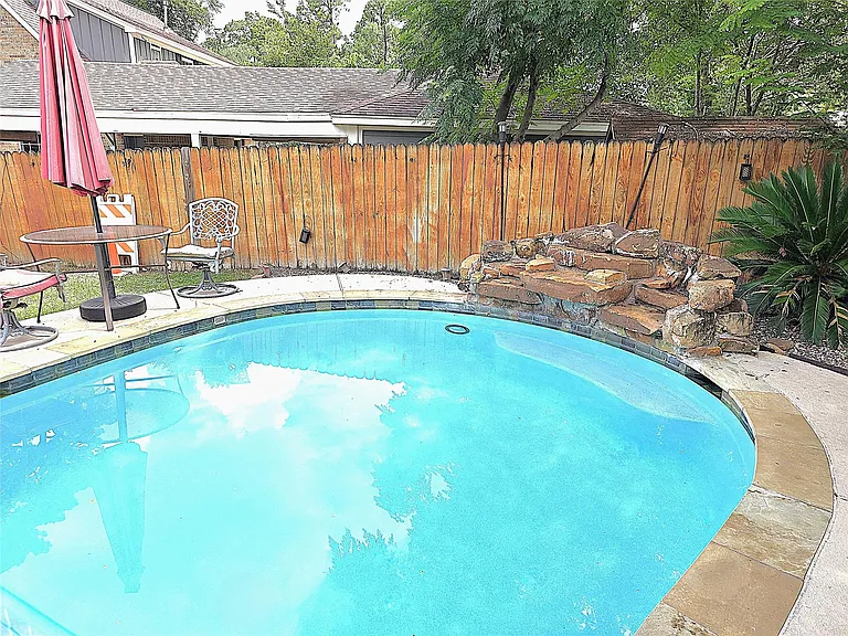 560 Brandon Rd — Photo 41