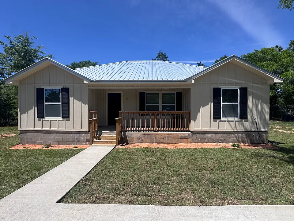 192 W Oleander Ave