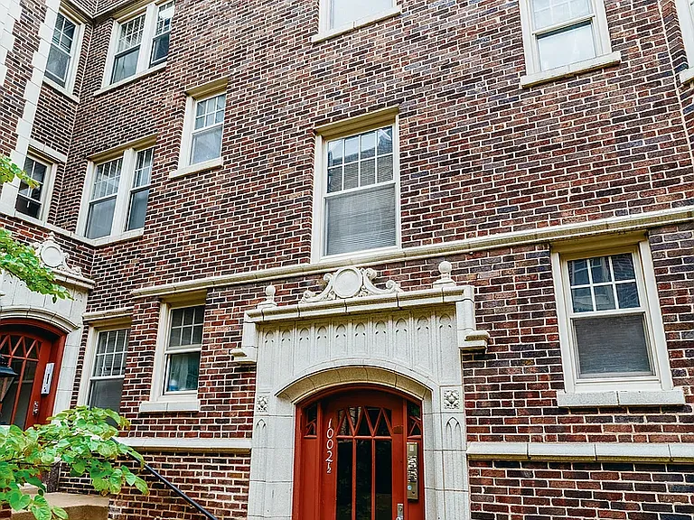 1002 North Boulevard — Photo 13
