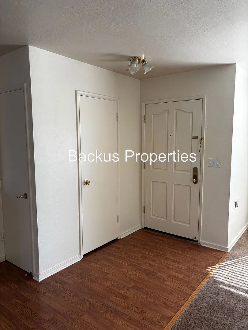 Wonderful Monterey Park three bedroom home — Photo 2
