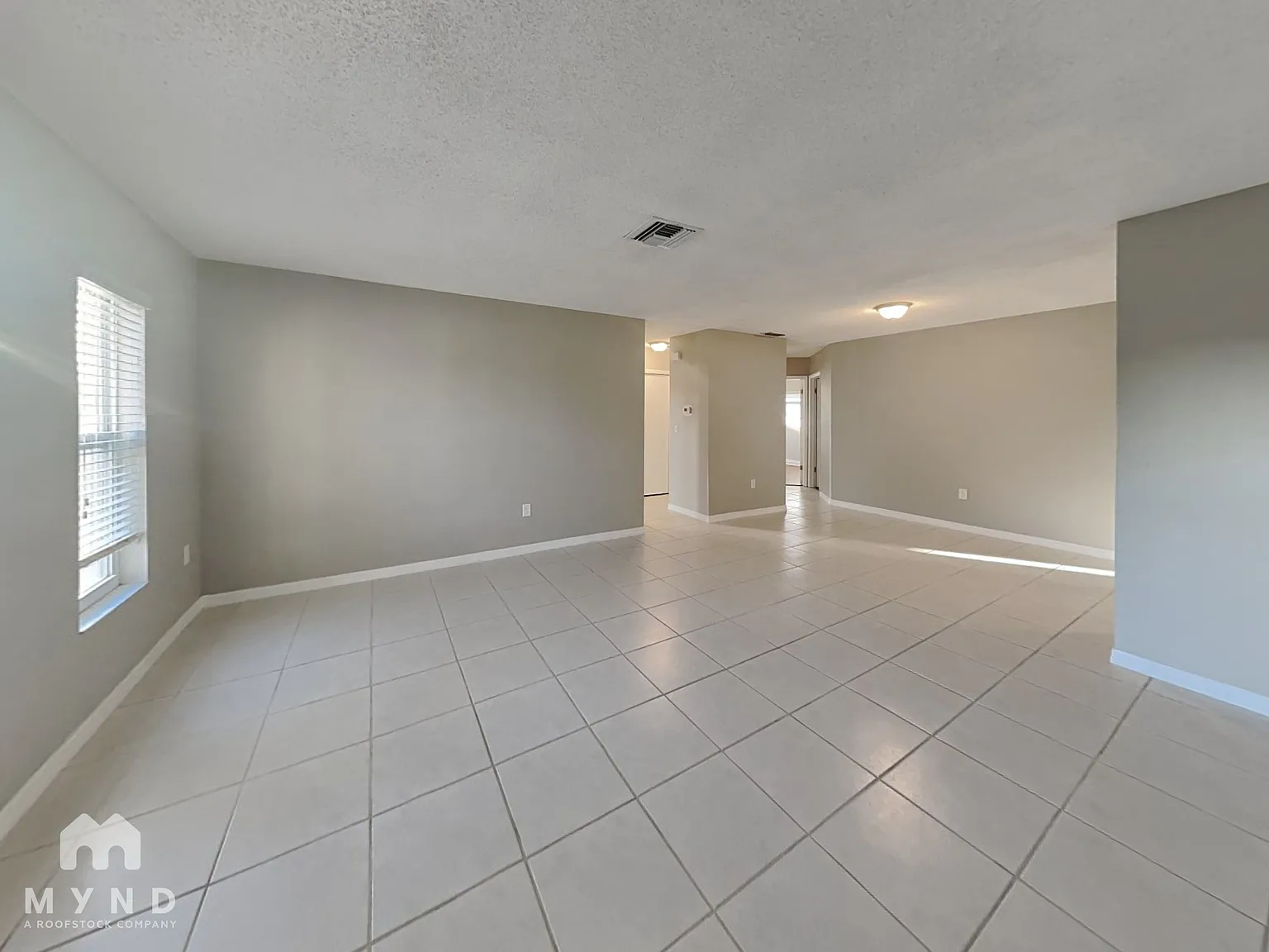 3 bed, 2.0 bath, 1595 sqft, $1,995 — Photo 3