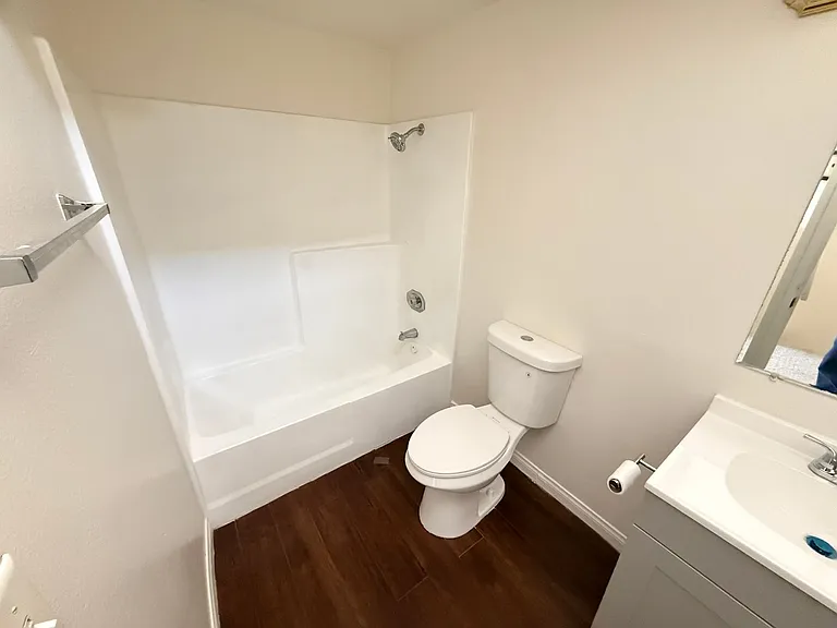 5165 Gray Ln #B — Photo 12
