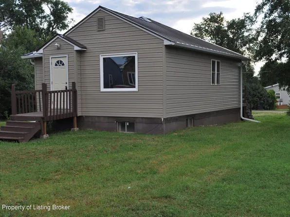 108 4th Ave W, Lemmon, SD 57638