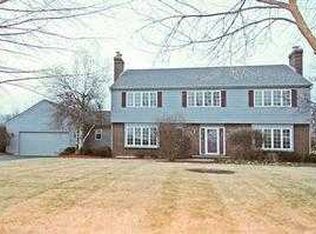 2220 Crystal Way, Crystal Lake, IL 60012