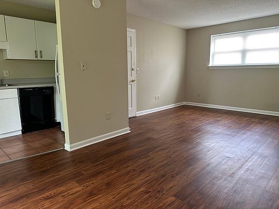3rd image of 603 Ashland Ter APT 1