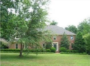 57 Middle Creek Rd, Signal Mountain, TN 37377