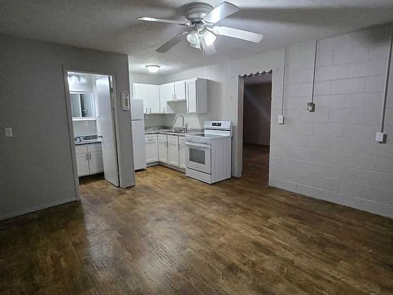 Cedars Apartments — Photo 15