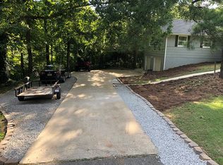 6872 Oak Leaf Ln, Pinson, AL 35126