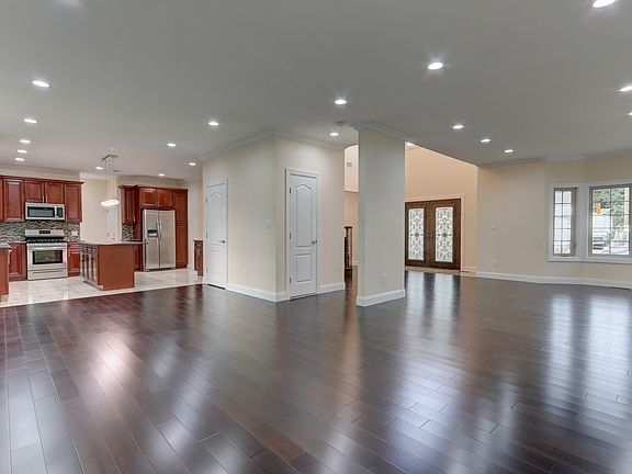 5th image of 55 Sleepy Ln