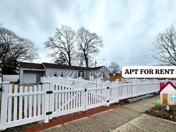 (undisclosed Address), Massapequa, NY 11758