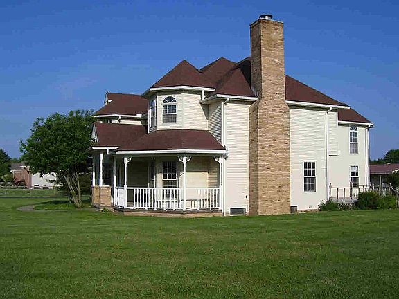 2nd image of 2055 Lotus Dr