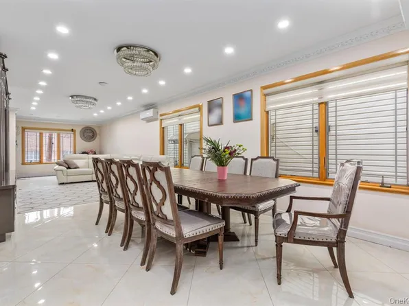 158-18 77th Avenue image 4 of 27