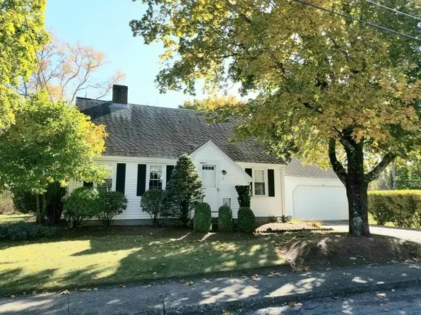 11 Fagan St, Uxbridge, MA 01569