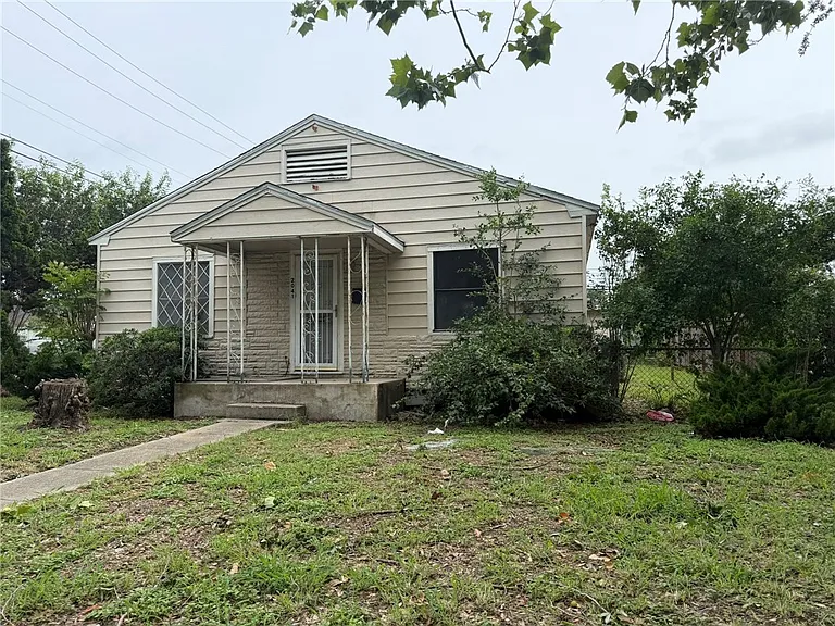 2041 Harvard St — Photo 3