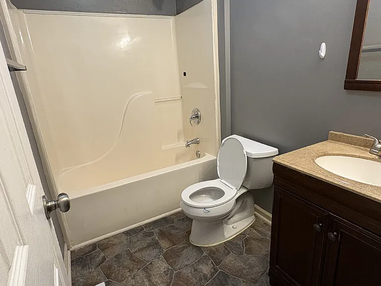 204 Cobblestone Ct — Photo 21
