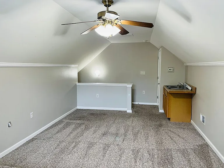 5750 Crest Hill Dr — Photo 31