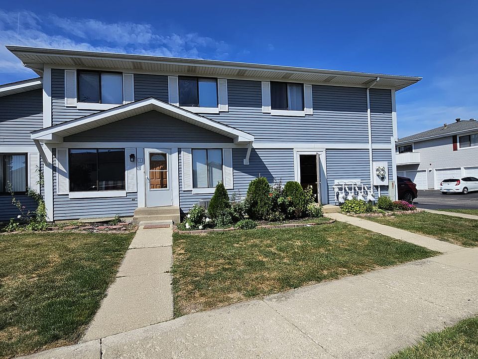 1st image of 29W520 Winchester Cir S
