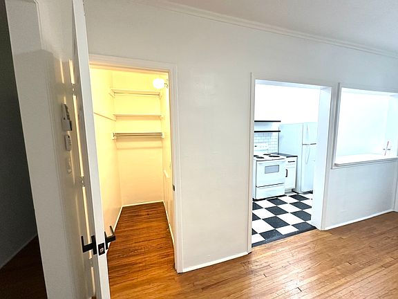 5th image of 1108 S Detroit Ave APT C1