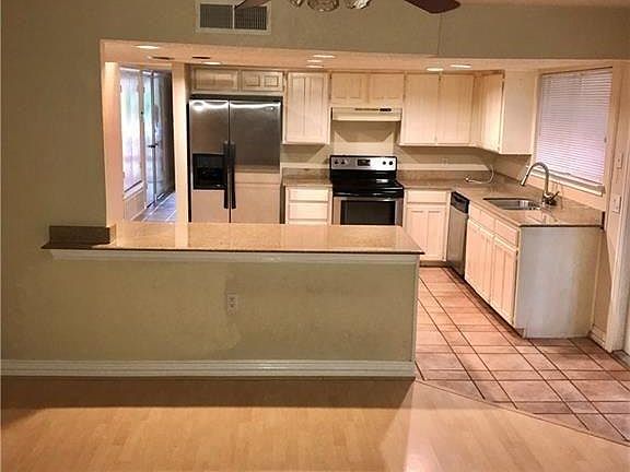 4th image of 4718 Crestmont Ct