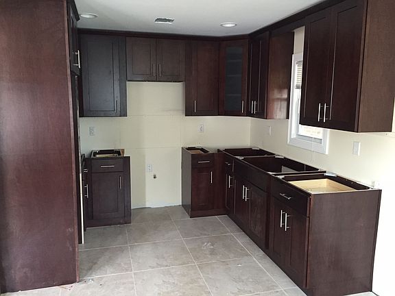 2nd image of 163-40a Mathias Avenue