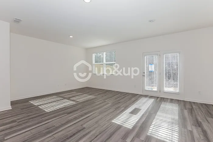 110 Rydal Way — Photo 7