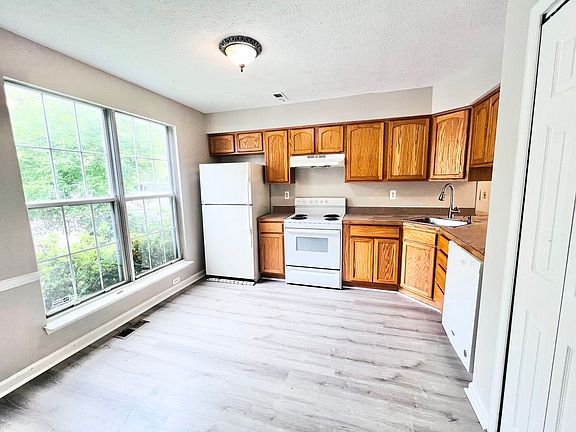 2nd image of 103 Cabin Ct