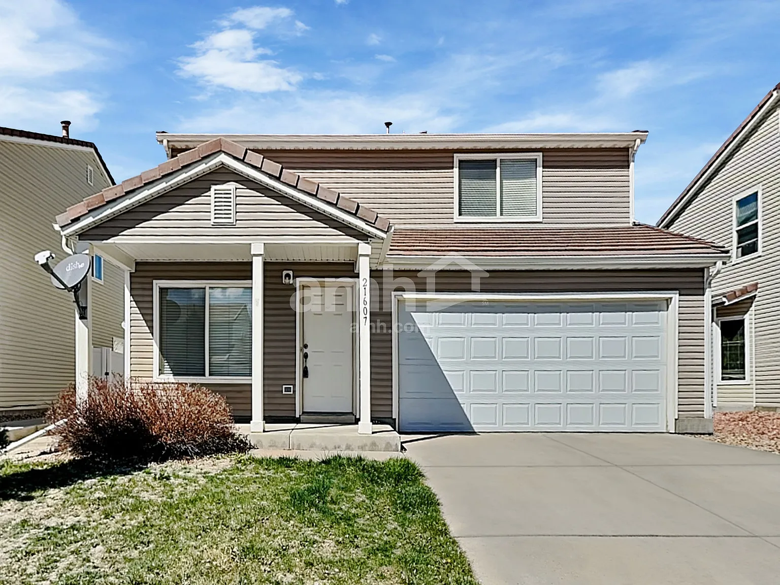 4 bed, 2.5 bath, 2138 sqft, $2,995 — Photo 1