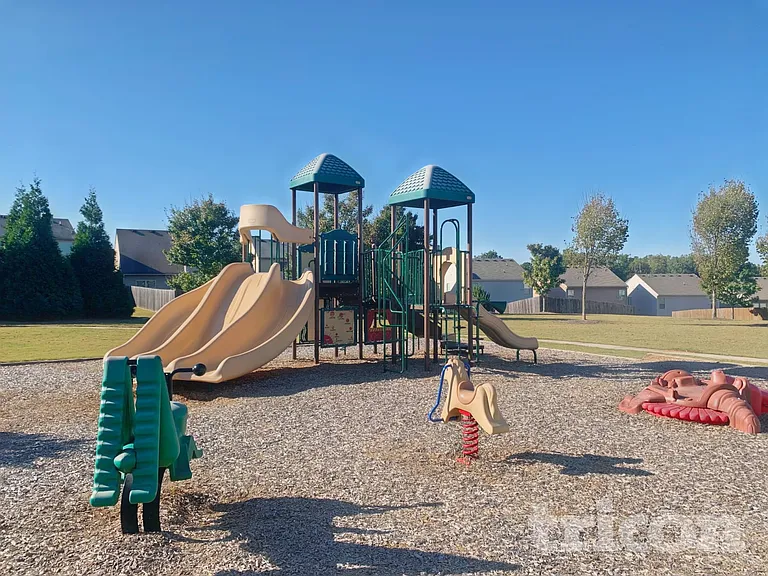 1566 Charcoal Ives Rd — Photo 23