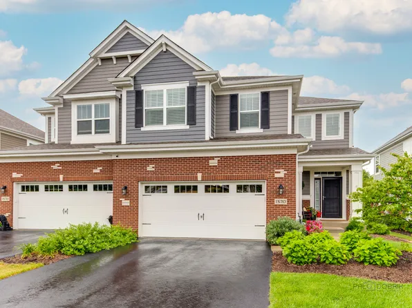 1N743 Timber Creek Dr, Winfield, IL 60190