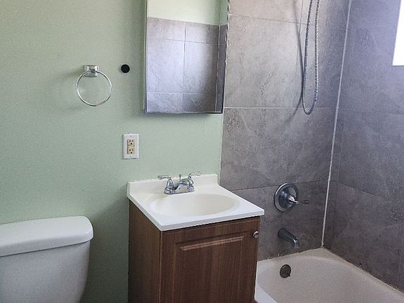 5th image of 531 N Holly St APT A