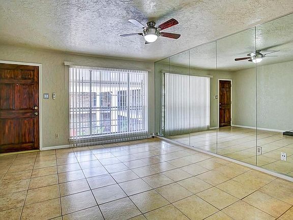 3rd image of 2507 Montrose Blvd APT 55