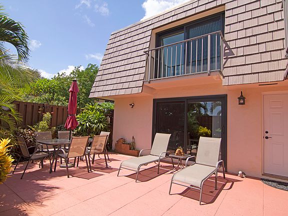 3rd image of 127 Ocean Cove Dr