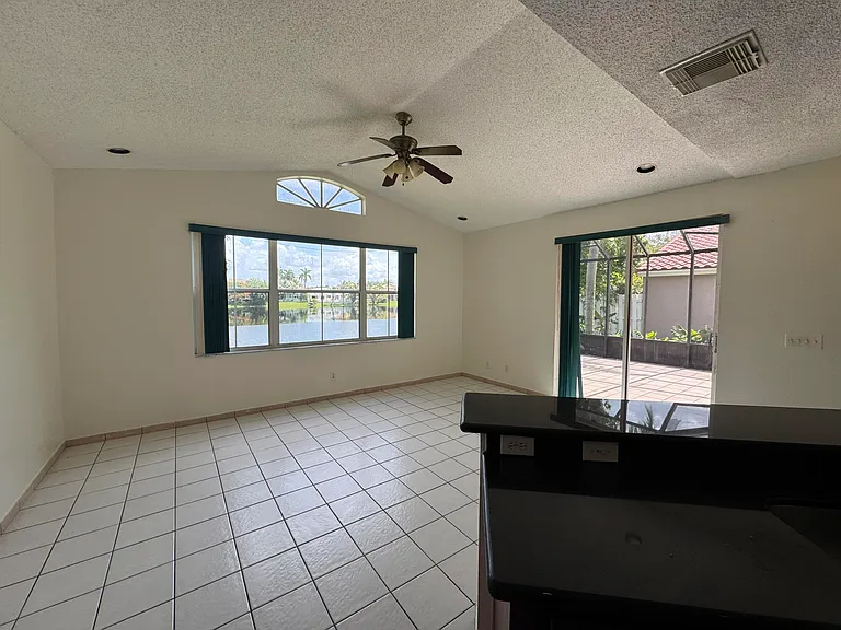 19199 NW 19th St — Photo 11