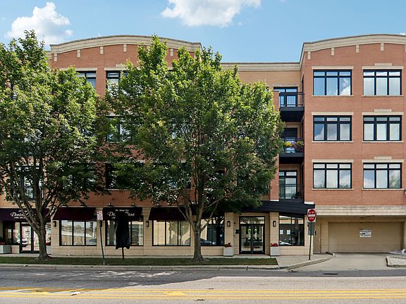 2nd image of 106 S Ridgeland Ave APT 402