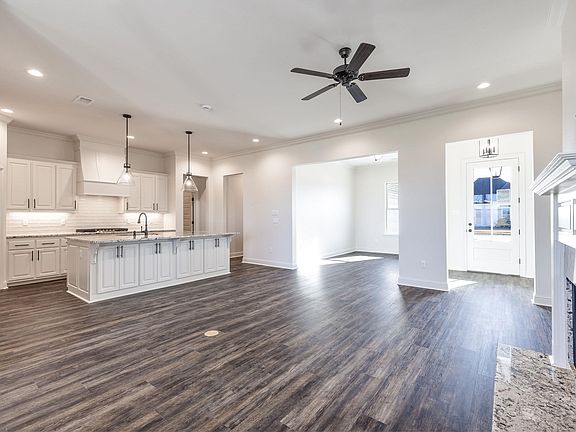 2nd image of 185 Marmande Ave
